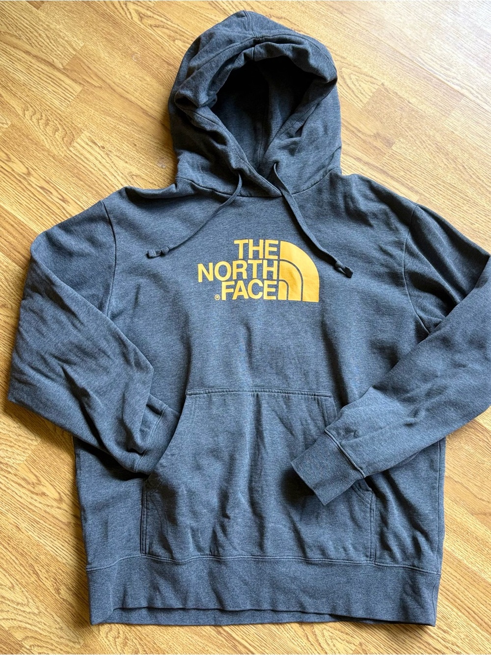 The North Face Men’s Gray Pullover Hoodie Yellow Logo Kangaroo Pocket Sz XL